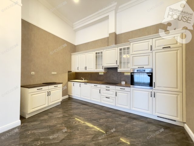 Eladó téglalakás, Kecskeméten 149 M Ft, 3 szobás