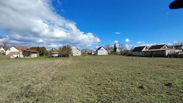 Eladó telek, Balatonszabadiban 8.251 M Ft / költözzbe.hu