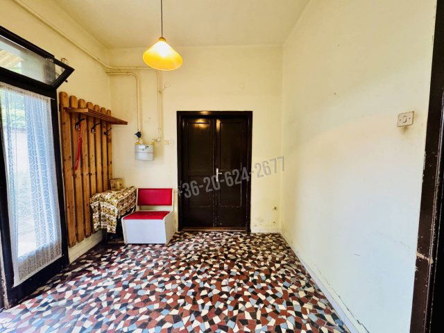 Eladó családi ház, Vácon 36.5 M Ft, 2 szobás