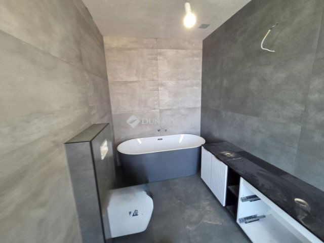 Eladó ikerház, Mogyoródon 176 M Ft, 5 szobás