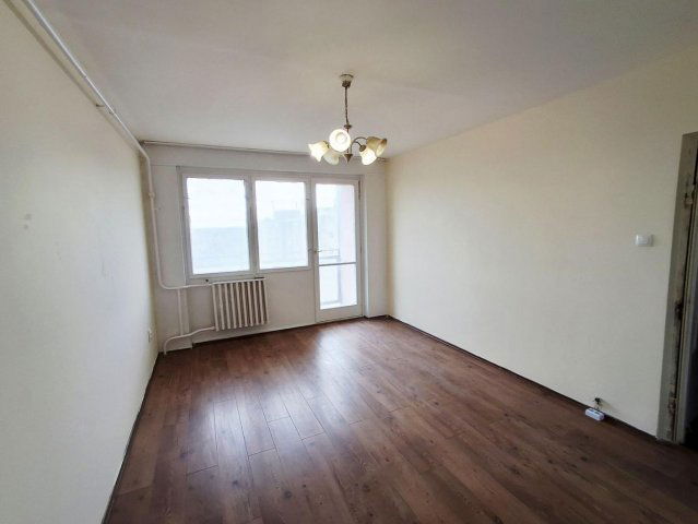 Kiadó panellakás, albérlet, Tatabányán 180 E Ft / hó, 2 szobás