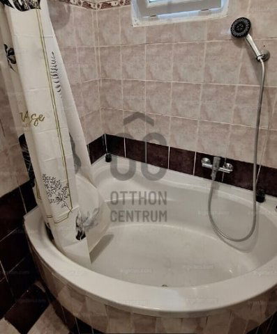 Eladó téglalakás, Pécsett 29.9 M Ft, 2 szobás