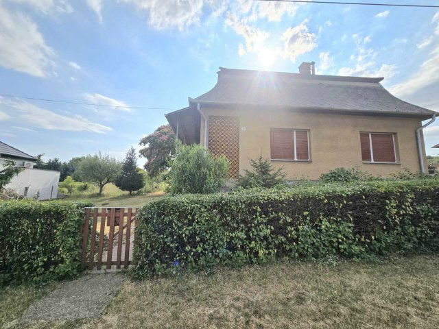 Eladó családi ház, Szerencsen 26.9 M Ft, 3 szobás