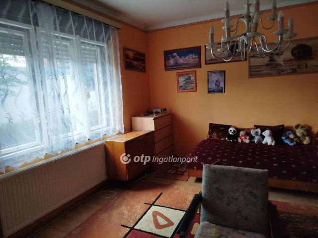 Eladó családi ház, Mohácson 42.45 M Ft, 3 szobás