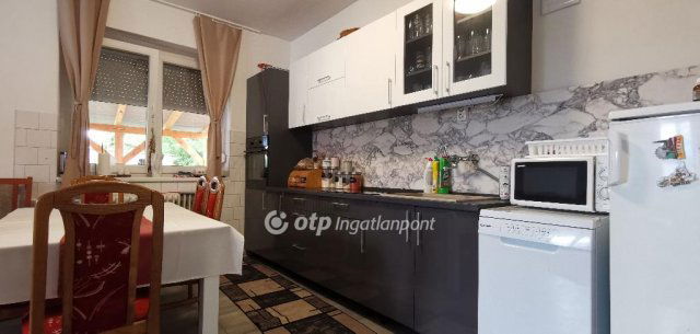 Eladó családi ház, Raposkán 109 M Ft, 4 szobás