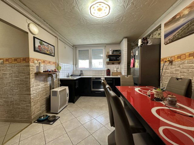 Eladó téglalakás, Kazincbarcikán 38.5 M Ft, 2+1 szobás