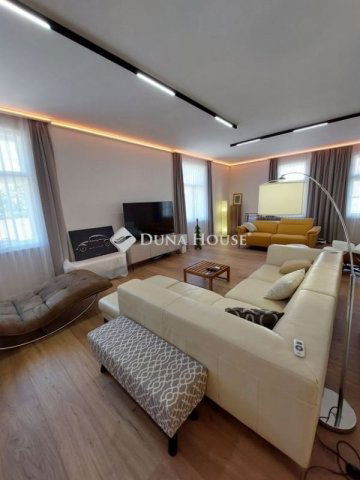 Eladó téglalakás, Baján 99.99 M Ft, 2 szobás