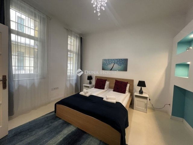 Eladó téglalakás, Budapesten, VI. kerületben 211.75 M Ft