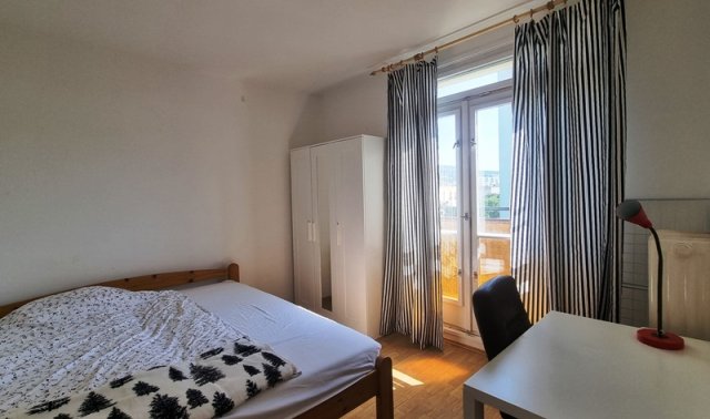 Kiadó panellakás, albérlet, Pécsett, Mezőszél utcában