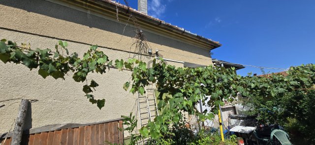 Eladó családi ház, Gasztonyban 30 M Ft, 2 szobás