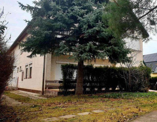 Eladó családi ház, Siófokon 100 M Ft / költözzbe.hu