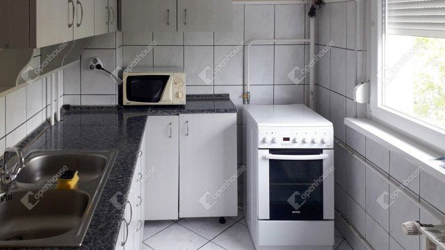 Eladó panellakás, Szegeden 49.9 M Ft, 2 szobás