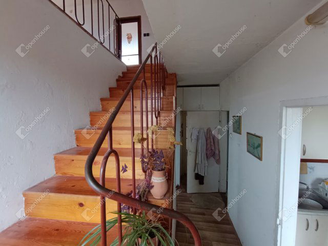 Eladó családi ház, Harkán 97 M Ft, 5 szobás