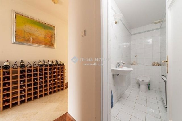 Eladó családi ház, Budapesten, II. kerületben 480 M Ft, 1 szobás