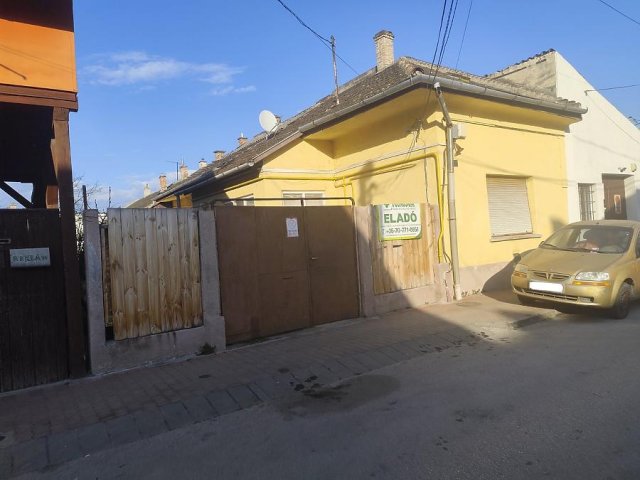 Eladó családi ház, Budapesten, IV. kerületben, Szabadkai utcában