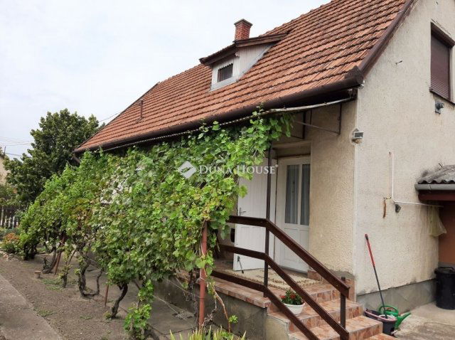 Eladó családi ház, Jászjákóhalmán 39.9 M Ft, 3+1 szobás