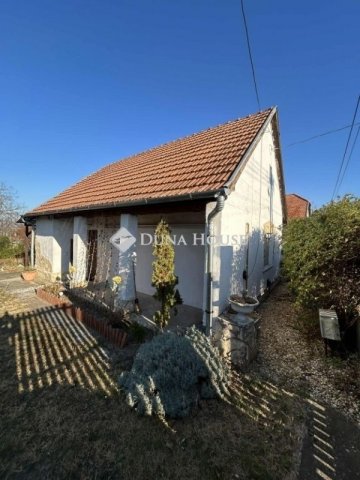 Eladó családi ház, Tápiószentmártonon 21.9 M Ft, 1 szobás