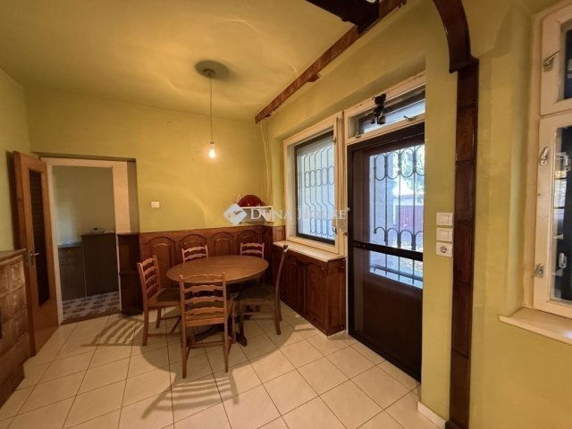 Eladó sorház, Nyergesújfaluban 96.5 M Ft, 6 szobás