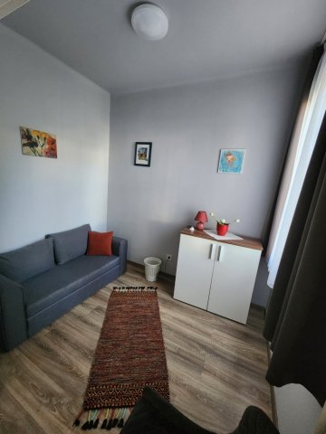 Kiadó téglalakás, albérlet, Pécsett, Kőrösi Csoma Sándor utcában