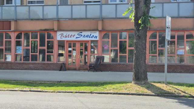 Eladó üzlethelyiség, Sárváron, Gárdonyi Géza utcában 80 M Ft