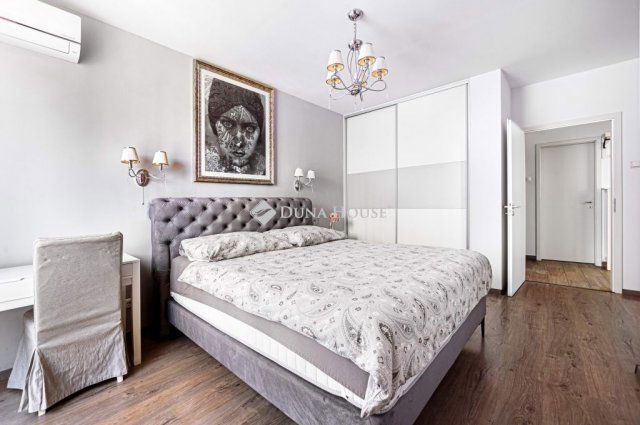 Eladó téglalakás, Budapesten, VII. kerületben 140.2 M Ft