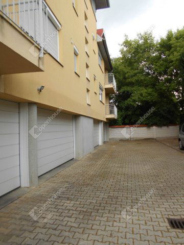 Eladó téglalakás, Hévízen 55 M Ft, 3 szobás