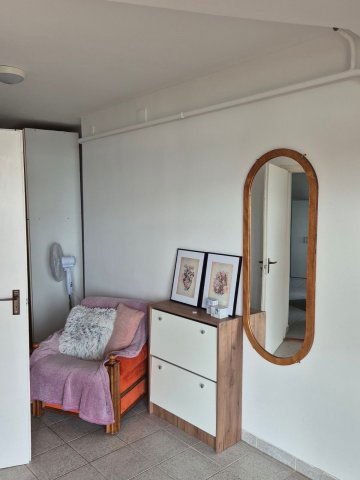 Kiadó téglalakás, albérlet, Pécsett, Jakabhegyi úton, 1 szobás