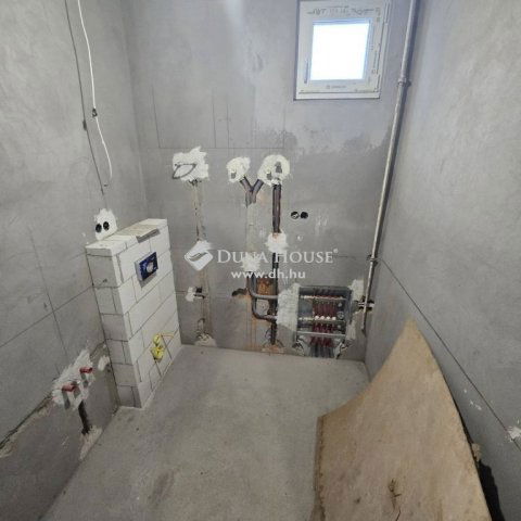 Eladó ipari ingatlan, Kecskeméten 195 M Ft / költözzbe.hu