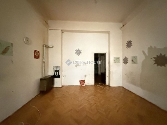 Eladó téglalakás, Budapesten, VIII. kerületben 55.9 M Ft