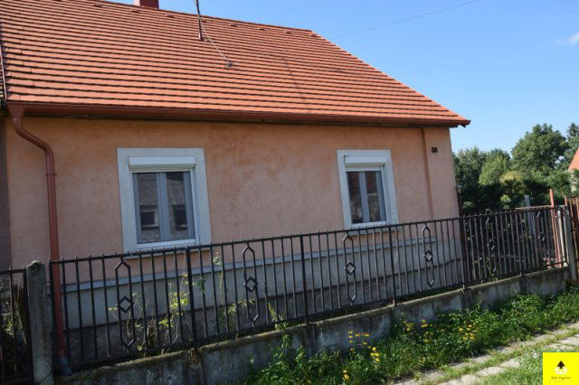 Eladó ikerház, Szombathelyen 48.5 M Ft, 3 szobás