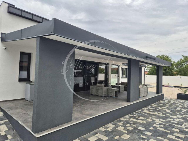 Eladó családi ház, Pécsett 215 M Ft, 3 szobás