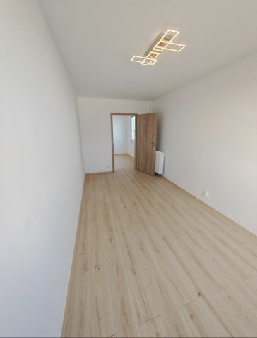 Eladó panellakás, Debrecenben 69.9 M Ft, 3 szobás