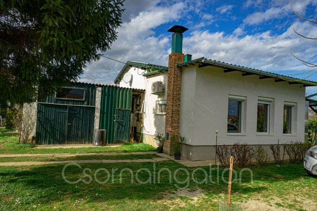 Eladó családi ház, Kisfaludon 86.5 M Ft, 2 szobás