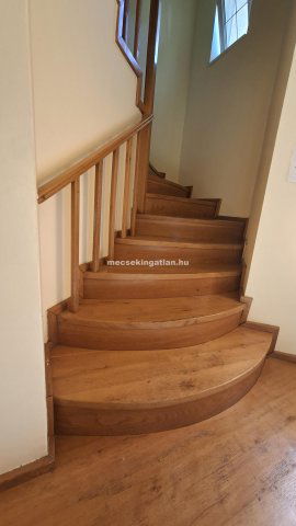 Kiadó családi ház, albérlet, Pécsett, Atléta utcában