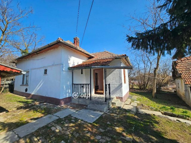 Eladó családi ház, Kőteleken 8.99 M Ft, 2 szobás