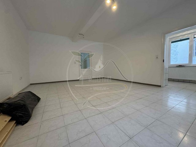 Eladó téglalakás, Békéscsabán 24.5 M Ft, 2 szobás
