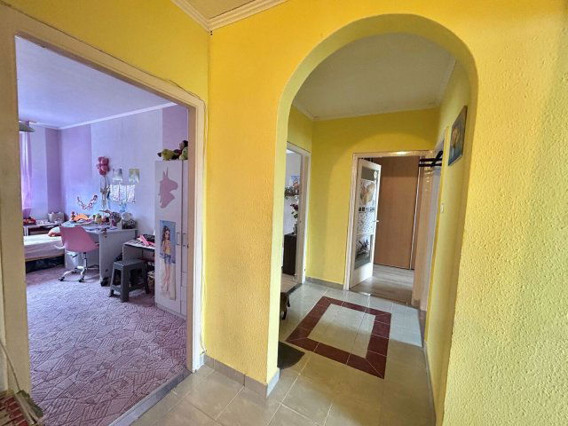 Eladó téglalakás, Nyíregyházán 49.99 M Ft, 4 szobás