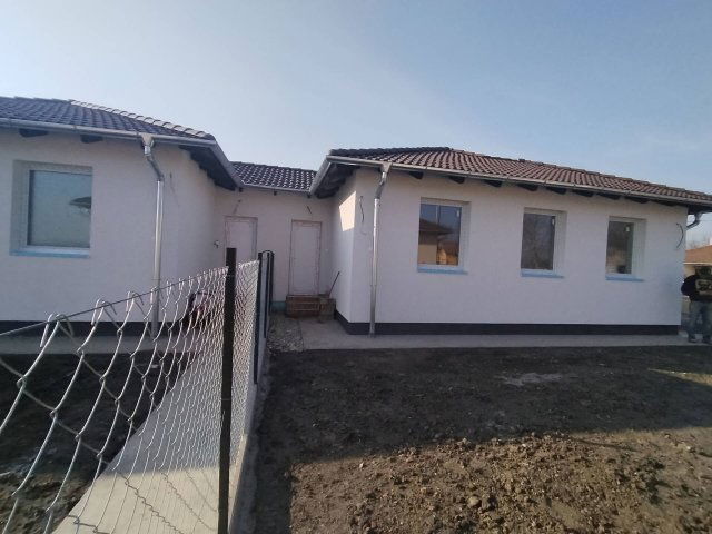 Eladó családi ház, Kiskunlacházán 59.9 M Ft, 4 szobás