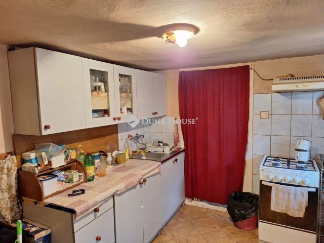 Eladó családi ház, Kecskeméten 20.5 M Ft, 3 szobás