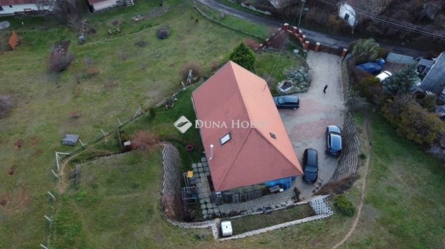 Eladó családi ház, Pécsett 99 M Ft, 4 szobás