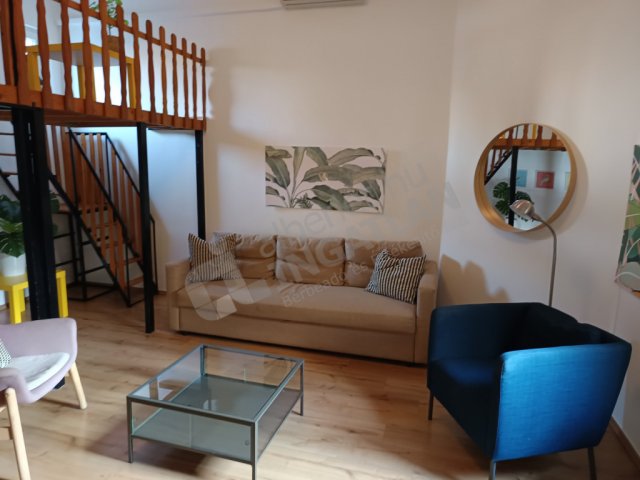 Kiadó téglalakás, albérlet, VII. kerületben, Klauzál téren