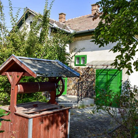 Eladó családi ház, Abonyban 43 M Ft, 2 szobás