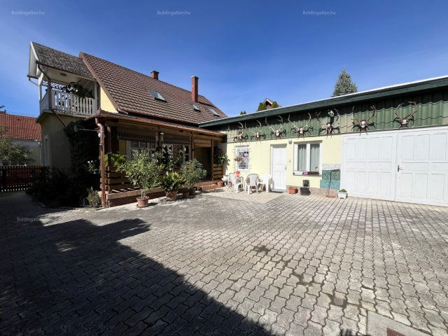 Eladó családi ház, Kaposváron 79 M Ft, 4 szobás