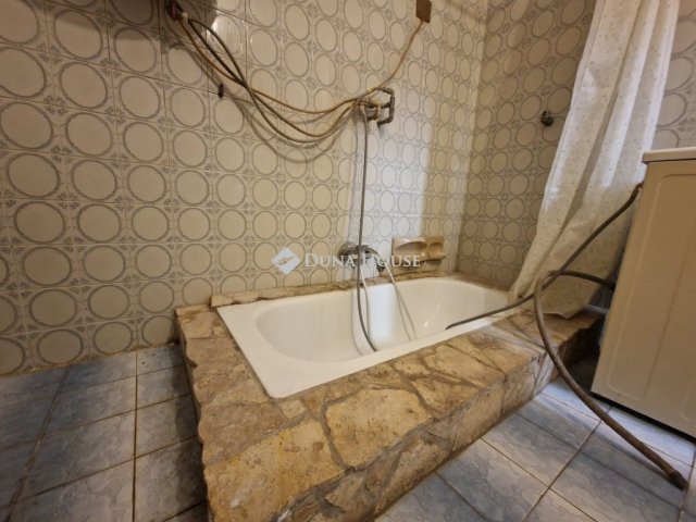 Eladó családi ház, Bissén 21.5 M Ft, 4 szobás
