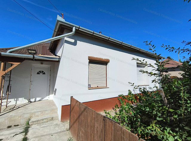 Eladó családi ház, Törökszentmiklóson 18.5 M Ft, 2 szobás