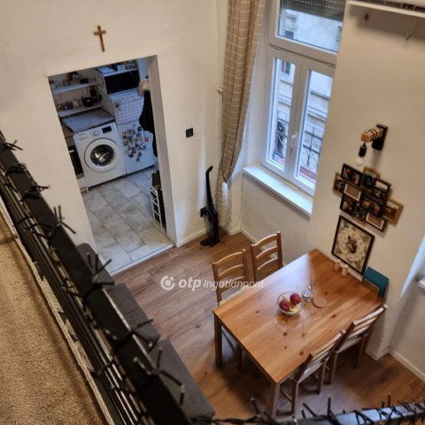 Eladó téglalakás, Budapesten, VI. kerületben 54 M Ft, 1 szobás