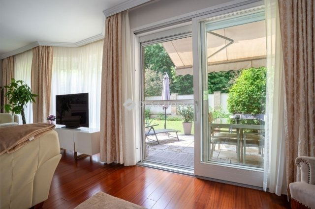 Eladó családi ház, Budapesten, II. kerületben 294.9 M Ft