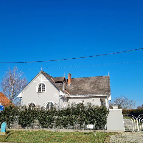 Eladó családi ház, Böhönyén 69 M Ft, 7 szobás