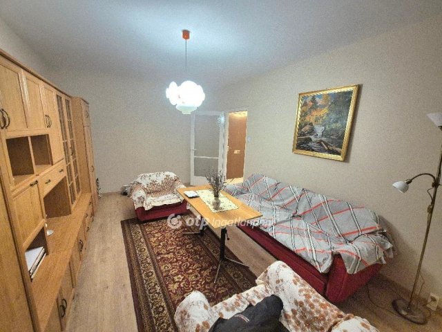 Eladó panellakás, Székesfehérvárott 44.9 M Ft, 2 szobás