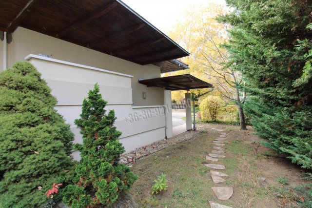 Eladó családi ház, Mogyoródon 285 M Ft, 7 szobás